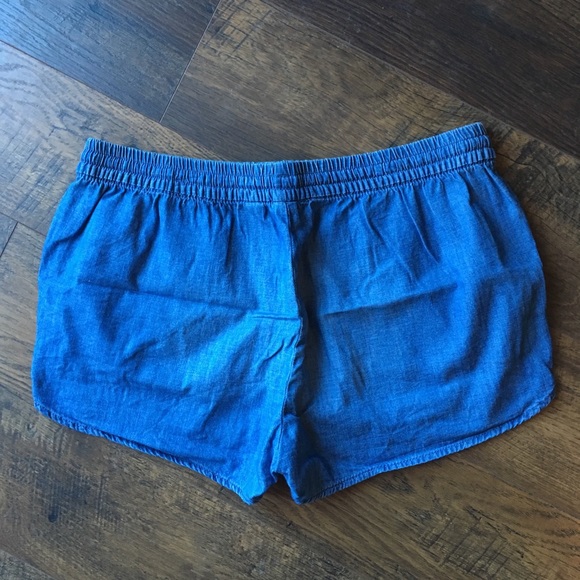 GAP Chambray Pull-On Shorts - Picture 2 of 3